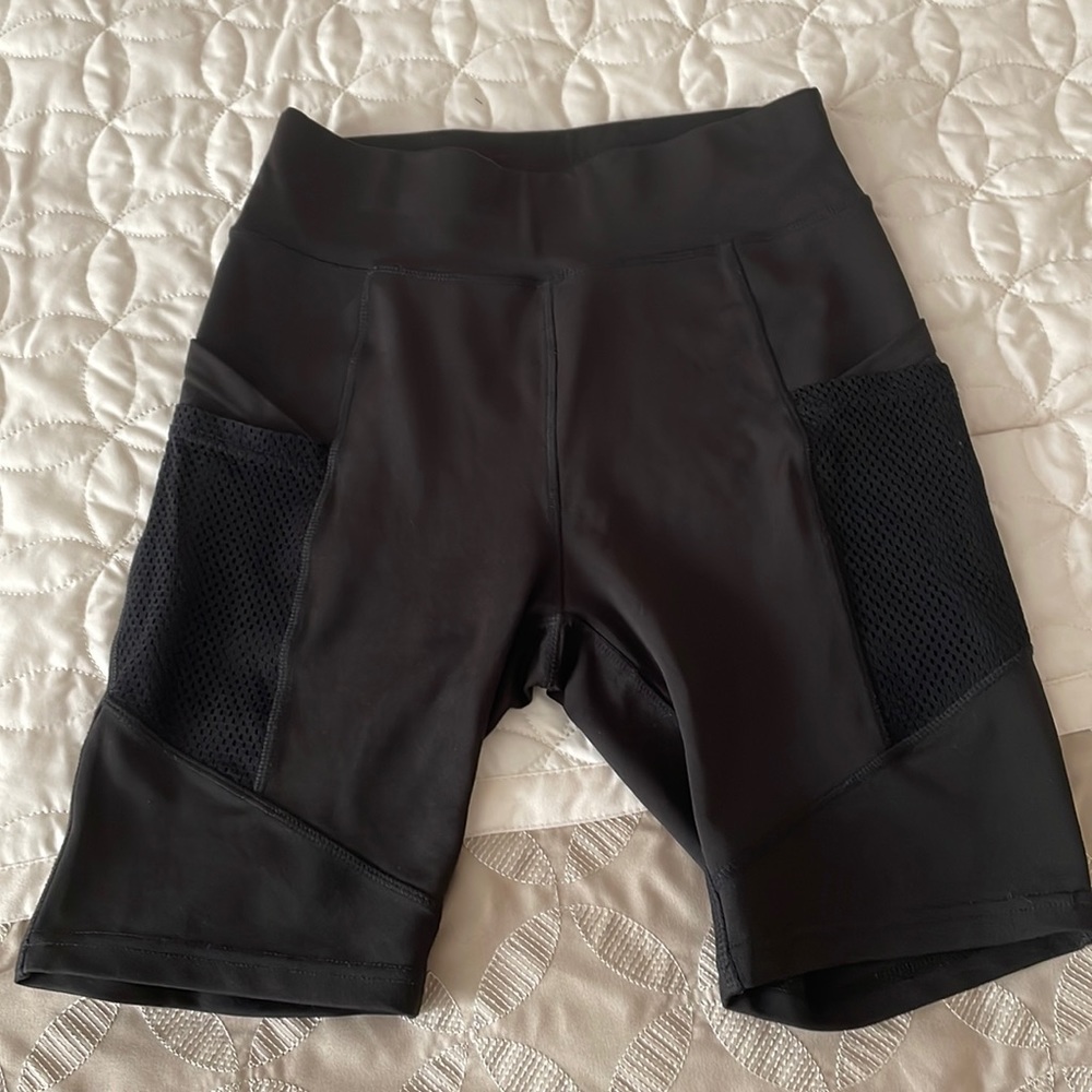 Black bike shorts with pockets